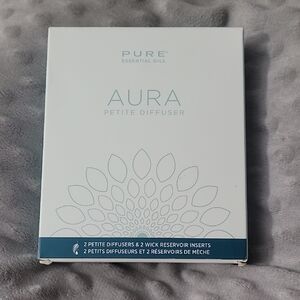 New 2 Aura Petite Diffusers & 2 Wick Reservoir Inserts.